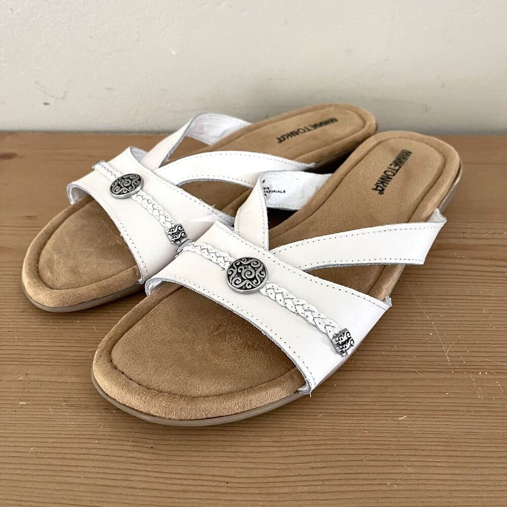 Minnetonka White Leather Boho Sandals Size 10 Silver Hardware Slip On Comfort